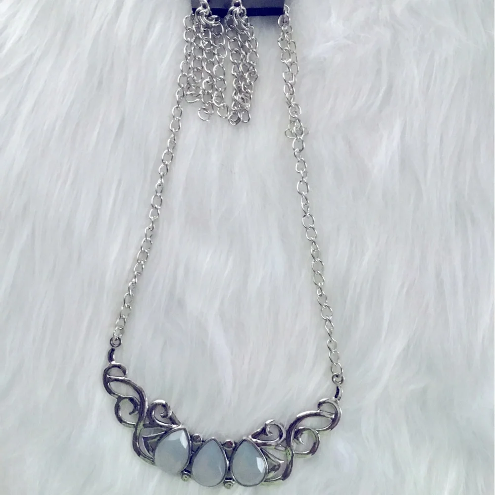 Silver Necklace Set - Picture 1 of 3